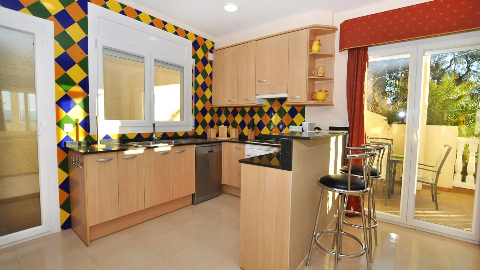 Palau Saverdera Beautiful Holiday Home Near The Sea