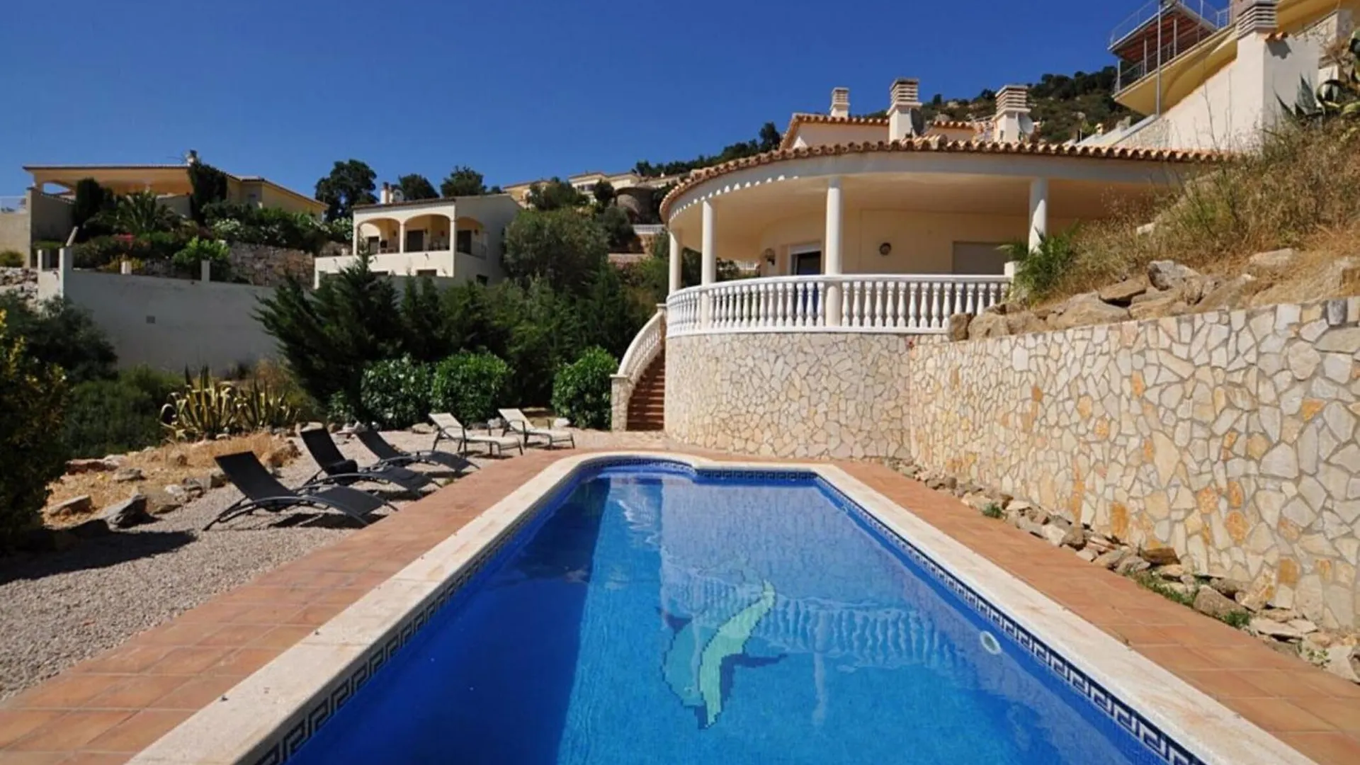 Beautiful Holiday Home Near The Sea Palau Saverdera Spanien